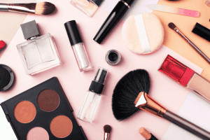 איפור לבת מצווה - מוצרי האיפור המובילים בשוק בהתאמה אישית לעור הפנים