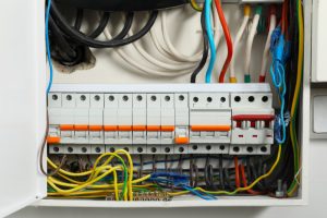 חשמל בטוח - המדריך השלם לבחירת לוח חשמל ביתי בטיחותי